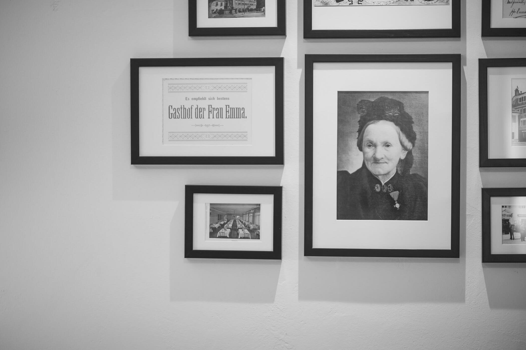 parete con immagini di Emma Hellenstainer